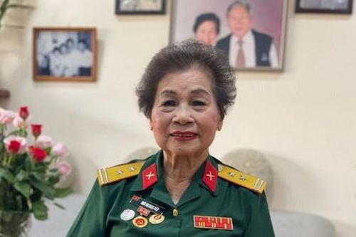 Cô văn công ở chiến dịch Điện Biên Phủ: 'Tôi chứng kiến xe chở tướng Đờ Cát phút bại trận'