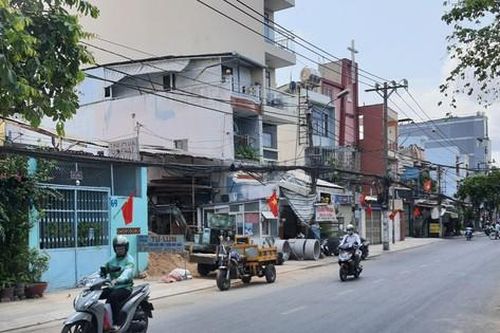 Kẻ cướp giật vé số bị người dân tóm gọn vì nhặt chiếc dép đánh rơi