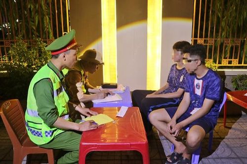 Triệu tập nhóm thanh, thiếu niên giải quyết mâu thuẫn bằng hung khí