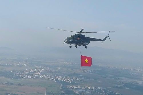 Cận cảnh dàn trực thăng sẽ bay diễu hành ở Điện Biên