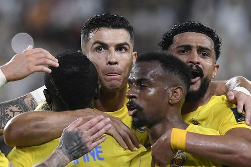 Ronaldo lập cú đúp đưa Al Nassr vào chung kết Cúp Nhà vua