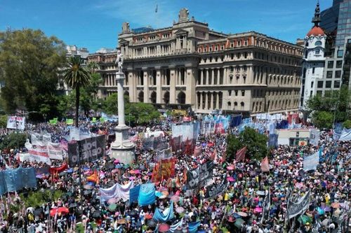 Tuần hành phản đối chính sách 'thắt lưng buộc bụng' tại Argentina