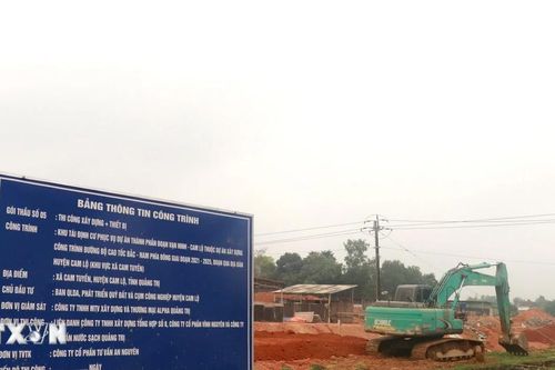 Dự án cao tốc Vạn Ninh-Cam Lộ 'lỡ hẹn' giải phóng mặt bằng