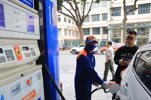 Xăng RON95-III và dầu mazut tăng giá, các mặt hàng khác cùng giảm