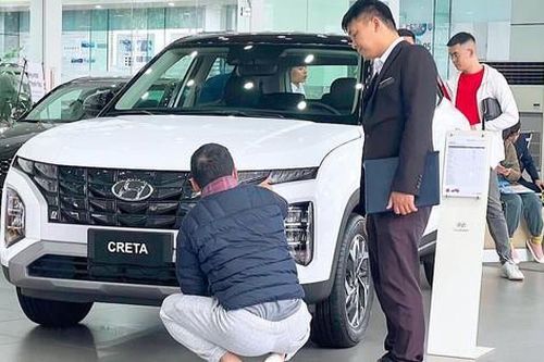 Có nên chờ giảm phí trước bạ mới mua ô tô?