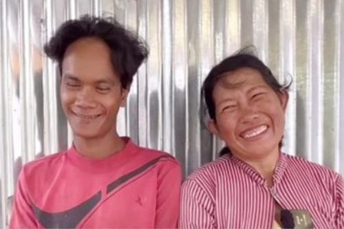 Người đàn bà góa cưới trai tân kém 28 tuổi