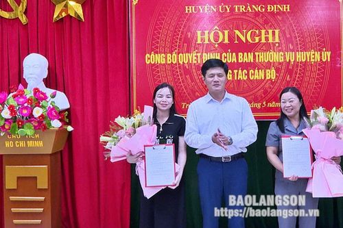 Ban Thường vụ huyện ủy Tràng Định công bố các quyết định về công tác cán bộ