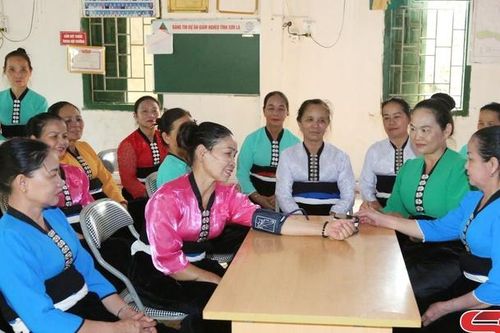 Gắn kết, hỗ trợ, giúp nhau nâng cao chất lượng cuộc sống