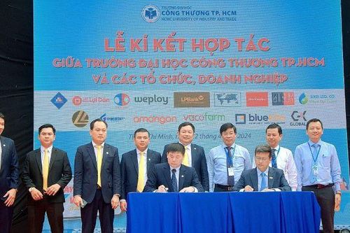 Trường Đại học Công Thương TP. Hồ Chí Minh tổ chức ngày hội việc làm năm 2024.