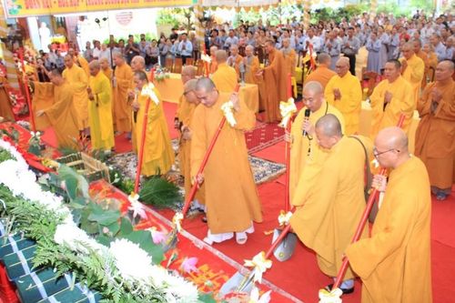 Bình Phước: Công bố quyết định bổ nhiệm trụ trì và đặt đá xây dựng chánh điện chùa Linh Phong