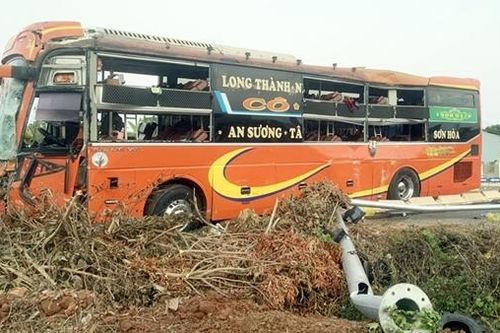 Khởi tố vụ tai nạn giao thông giữa 2 xe khách tại Gia Lai