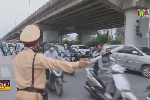 Ứng trực đảm bảo giao thông cửa ngõ ngày cuối nghỉ lễ