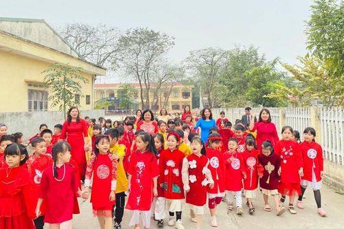 Vì sao nhiều trường phổ thông vẫn dạy bù các ngày nghỉ lễ, Tết?
