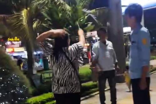 Bình Định: Làm rõ vụ người phụ nữ kề dao vào cổ nhân viên trật tự đô thị