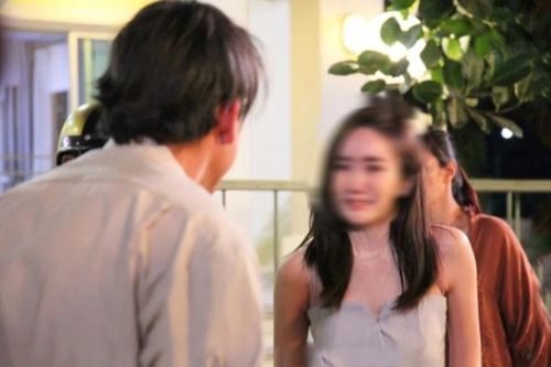 Tình cờ chạm mặt chồng cũ, tôi đi từ bất ngờ này sang cú sốc khác