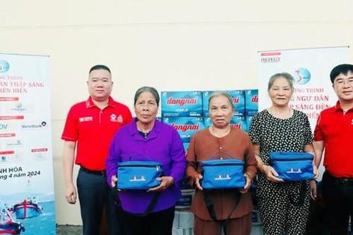 Dược phẩm TV.Pharm đồng hành cùng ngư dân Thanh Hóa 'thắp sáng đèn trên biển'