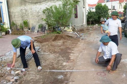 Hiến đất mở đường ở Nhân Thắng