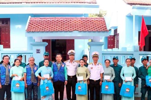 Gần 42 tỷ đồng hỗ trợ quân dân tại Trường Sa và Nhà giàn DK1