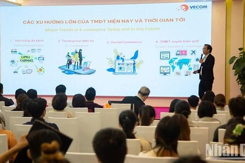 Chia sẻ kinh nghiệm livestream bán hàng cho tiểu thương Đà Nẵng