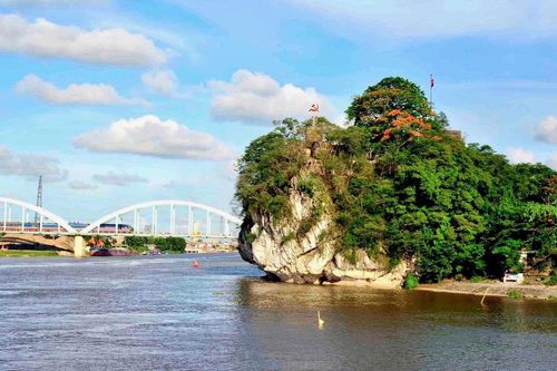 Bảo tồn và phát huy giá trị hệ thống văn bia tại Di tích quốc gia đặc biệt núi Non Nước