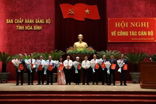 Hòa Bình bổ nhiệm loạt lãnh đạo chủ chốt
