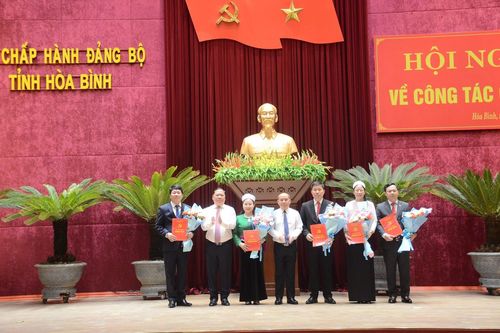 Tỉnh Hòa Bình điều động, bổ nhiệm hàng loạt cán bộ chủ chốt