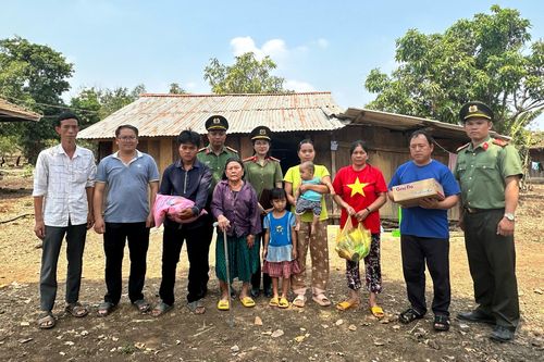 'Vỡ mộng' việc nhẹ, lương cao nơi xứ người