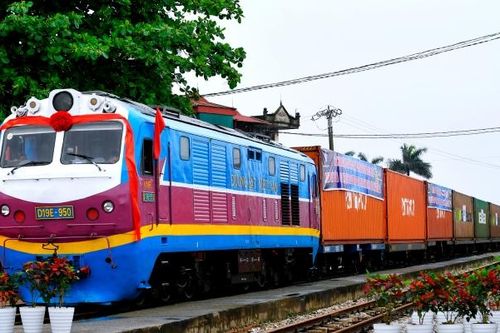 Tàu vận chuyển hàng hóa từ Ga Cao Xá tham gia hành trình liên vận quốc tế