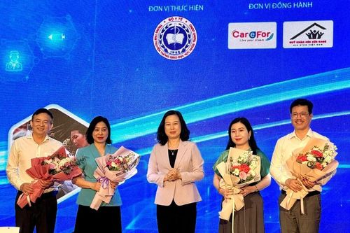 Y tế cơ sở: Gắn bó với dân - Tận tâm phụng sự