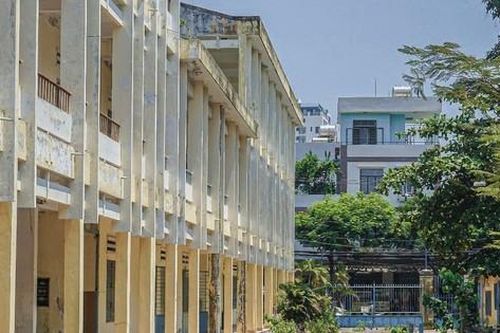 Trung tâm giáo dục thường xuyên bỏ hoang giữa 'đất vàng' Đà Nẵng