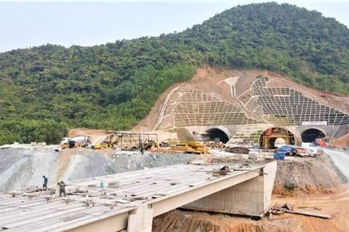 Đại công trường hầm xuyên núi trên cao tốc Bắc - Nam hơn 12.500 tỷ