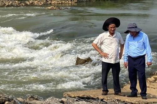 Xây đập tạm để đẩy nước về Đà Nẵng