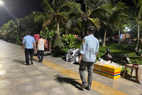 Bình Định: Người bán nước ở công viên hăm họa, cầm dao kề cổ nhân viên Đội trật tự đô thị