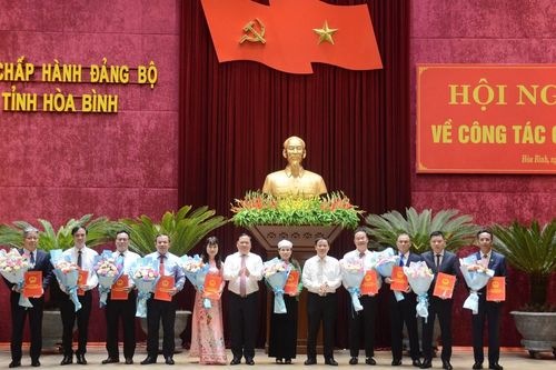 Hòa Bình: Điều động, bổ nhiệm hàng loạt cán bộ chủ chốt