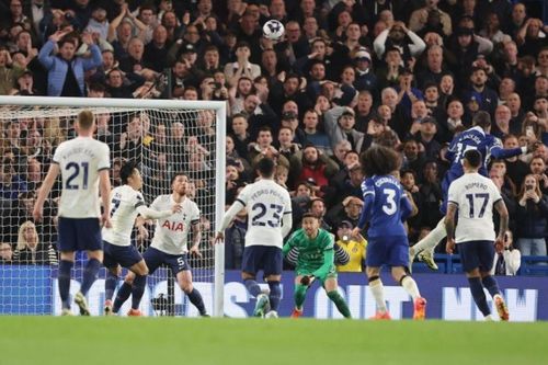 Tottenham: 'Công chưa làm, thủ đã phá'