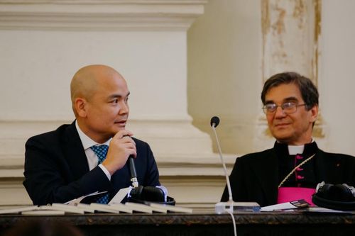 Cuốn sách 'Tình thương' của tác giả Hà Huy Thanh được dịch sang tiếng Italy