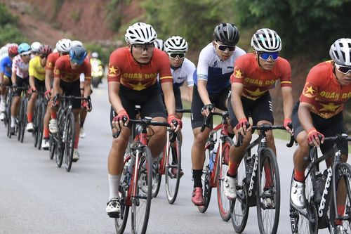 Nguyễn Minh Thiện 'xé' áo Vàng giải đua xe đạp về Điện Biên Phủ 2024