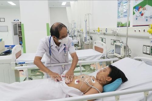 Số bệnh nhân nghi ngộ độc thực phẩm tại Đồng Nai tăng lên 500 người, Bộ Y tế yêu cầu tập trung cấp cứu, điều trị