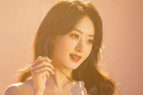 Triệu Lệ Dĩnh và người tình lâu năm nhận tin vui, fan liền tràn vào chúc mừng