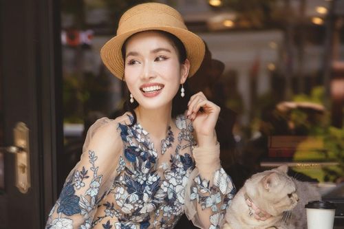 Phương Anh diện váy xuyên thấu khoe đôi 'kiếm Nhật', visual phu nhân hào môn đẹp miễn bàn