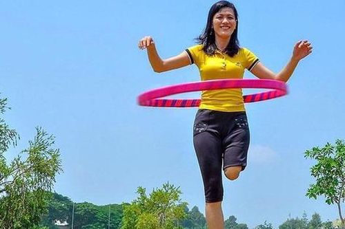 Cô giáo một chân suốt 15 năm làm thiện nguyện