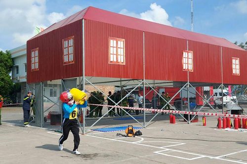 Thị trấn Chợ Vàm đoạt giải nhất Hội thi nghiệp vụ chữa cháy và cứu nạn, cứu hộ Tổ Liên gia an toàn PCCC huyện Phú Tân