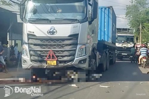 Người đàn ông đi xe máy tử vong sau va chạm với xe đầu kéo