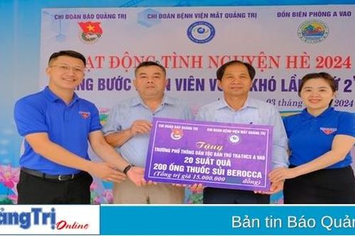 Hoạt động tình nguyện 'Nâng bước đoàn viên vùng khó'