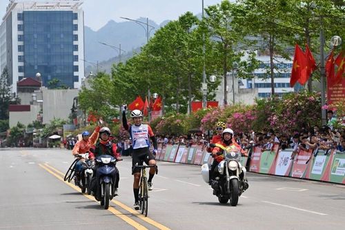 Nguyễn Minh Thiện giành Áo vàng, Phạm Lê Xuân Lộc giữ Áo trắng và Áo chấm đỏ