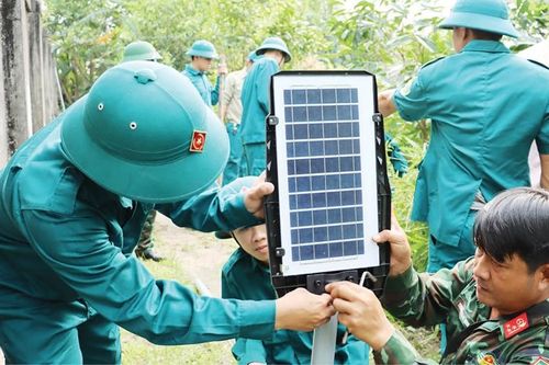 Quân dân chung sức thắp sáng đường quê