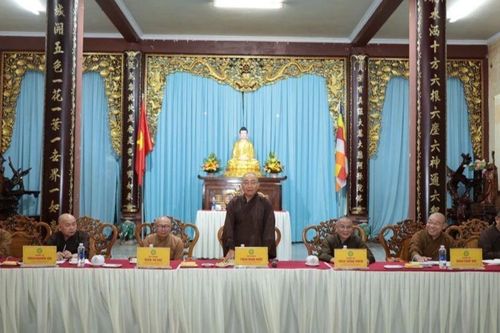 Bình Thuận: Ban Trị sự GHPGVN tỉnh họp chuẩn bị lễ rước Phật, thắp sáng 7 hoa sen trên sông Cà Ty