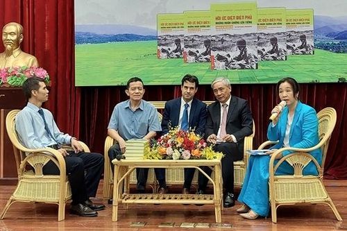 Ra mắt sách 'Hồi ức Điện Biên Phủ - Những nhân chứng lên tiếng'