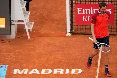 Medvedev dừng bước tại tứ kết Madrid mở rộng