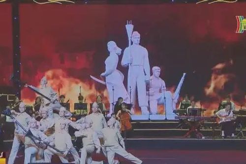 Từ mùa Hè Điện Biên đến mùa Thu Hà Nội